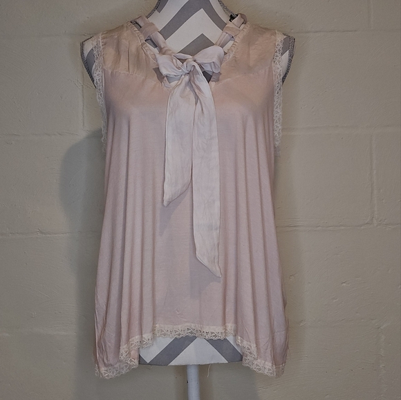POL Relaxed Fit Top W/ Lace Trim on Arm & Hem Self-Tie Neckline Small Blush Pink - Picture 1 of 11